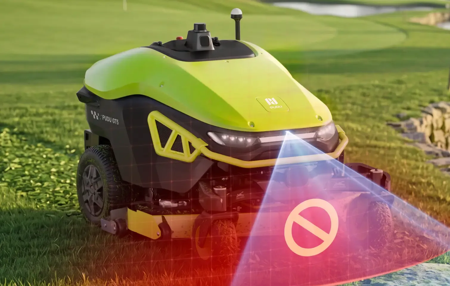 PUDU GT5 golf sahasında taş duvar kenarındaki düşme riskini algılarken
